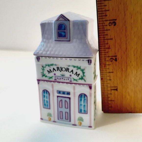 v i n t a g e :: 1989 The Lenox Spice Village  | MARJORAM House - Picture 11 of 11